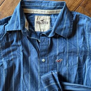 Hollister Men's Navy surfer cut dress Shirt